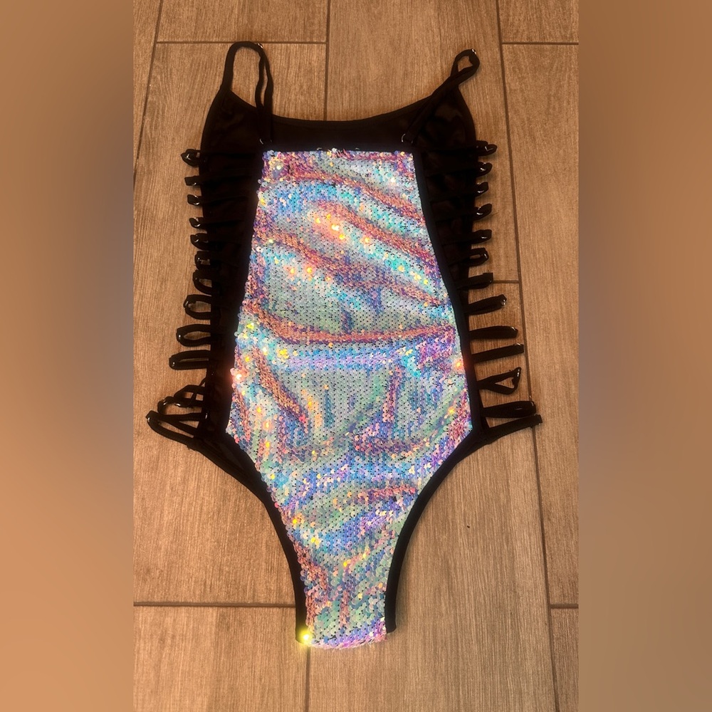 Holographic Sequin heartraves Bodysuit Festival Sparkly - Picture 3 of 9